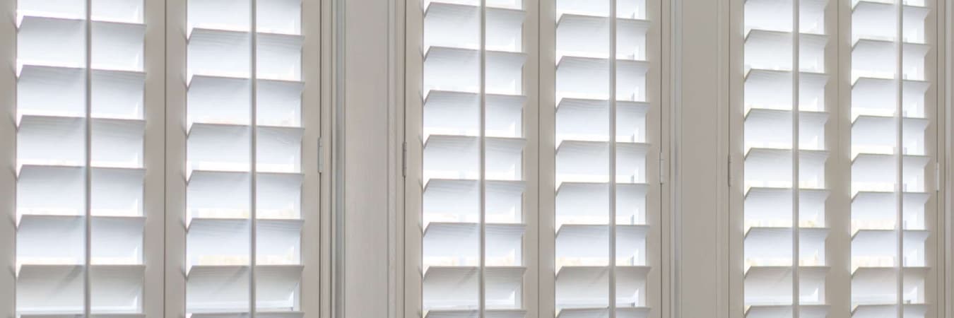 3 Ways Polywood Shutters Are Preferred Over Hollow Vinyl and Composite Shutters